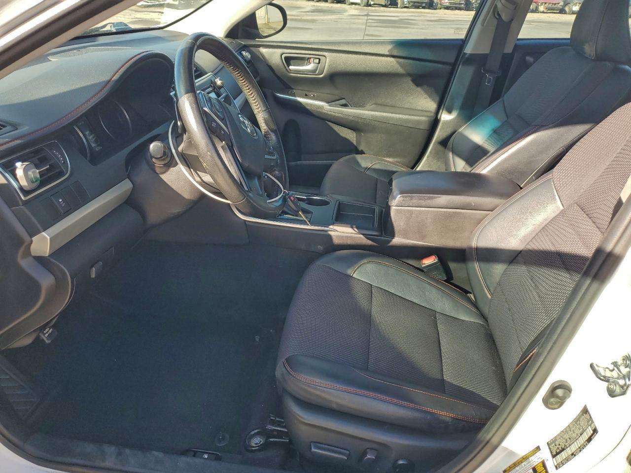 2016 Toyota Camry Le - Фото 7