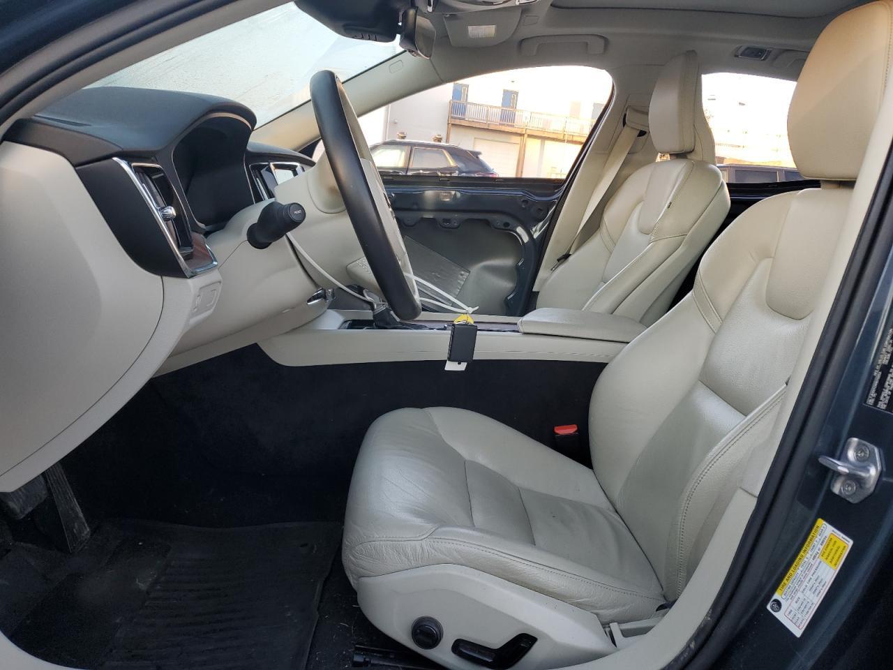 2021 Volvo S60 T5 Momentum - Фото 7