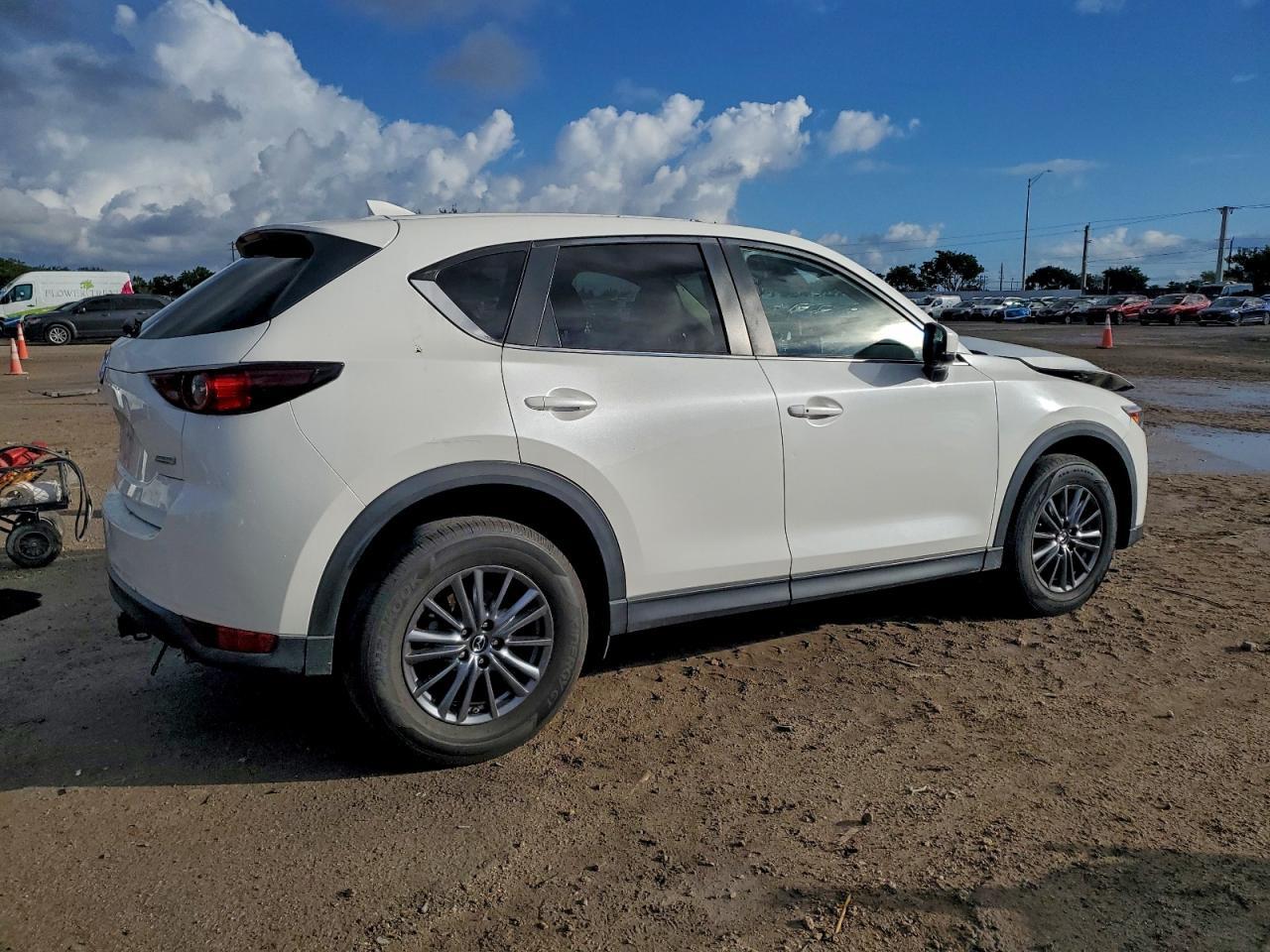 2019 Mazda Cx-5 Touring - Image 3