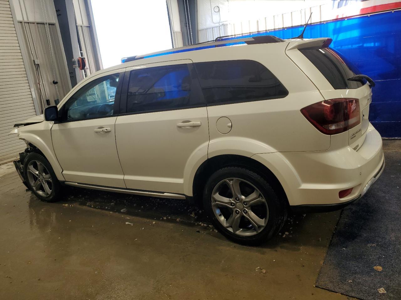 2017 Dodge Journey Crossroad - Image 2