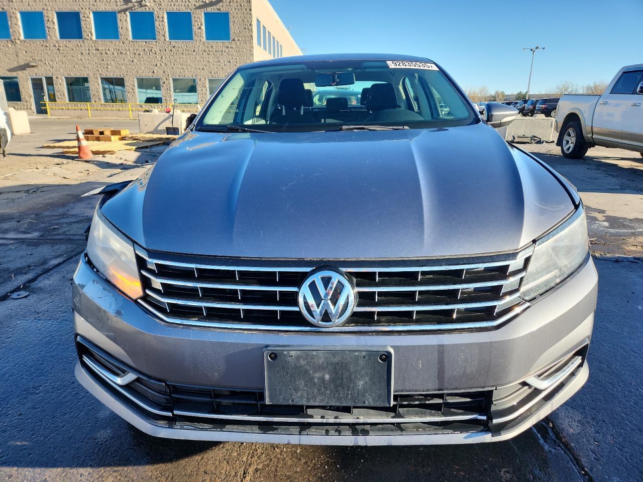 2018 Volkswagen Passat S - Фото 5