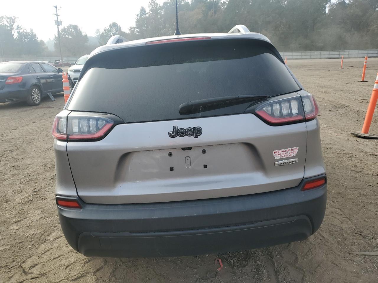 2019 Jeep Cherokee Latitude Plus - Image 6
