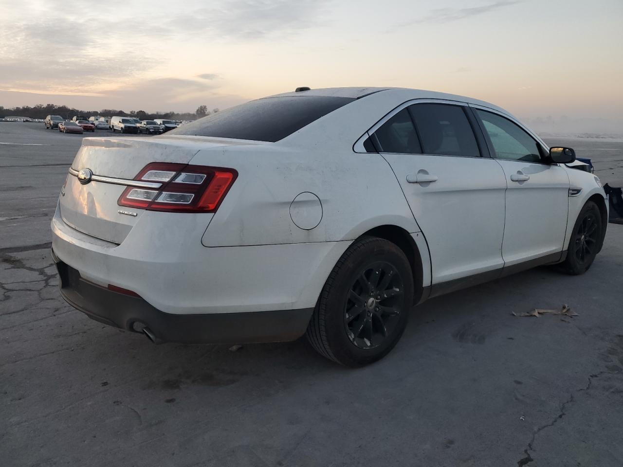 2013 Ford Taurus Se - Фото 3