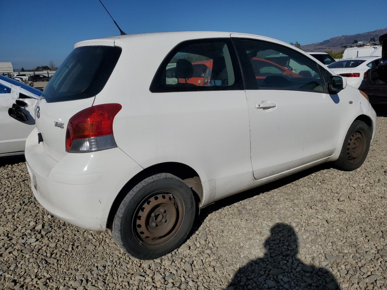 2011 Toyota Yaris - Фото 3