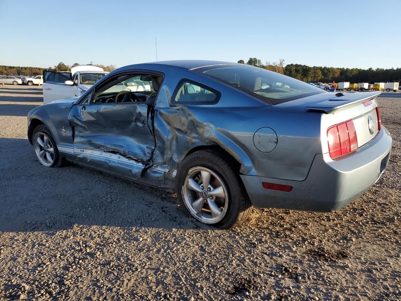 2007 Ford Mustang - Фото 2