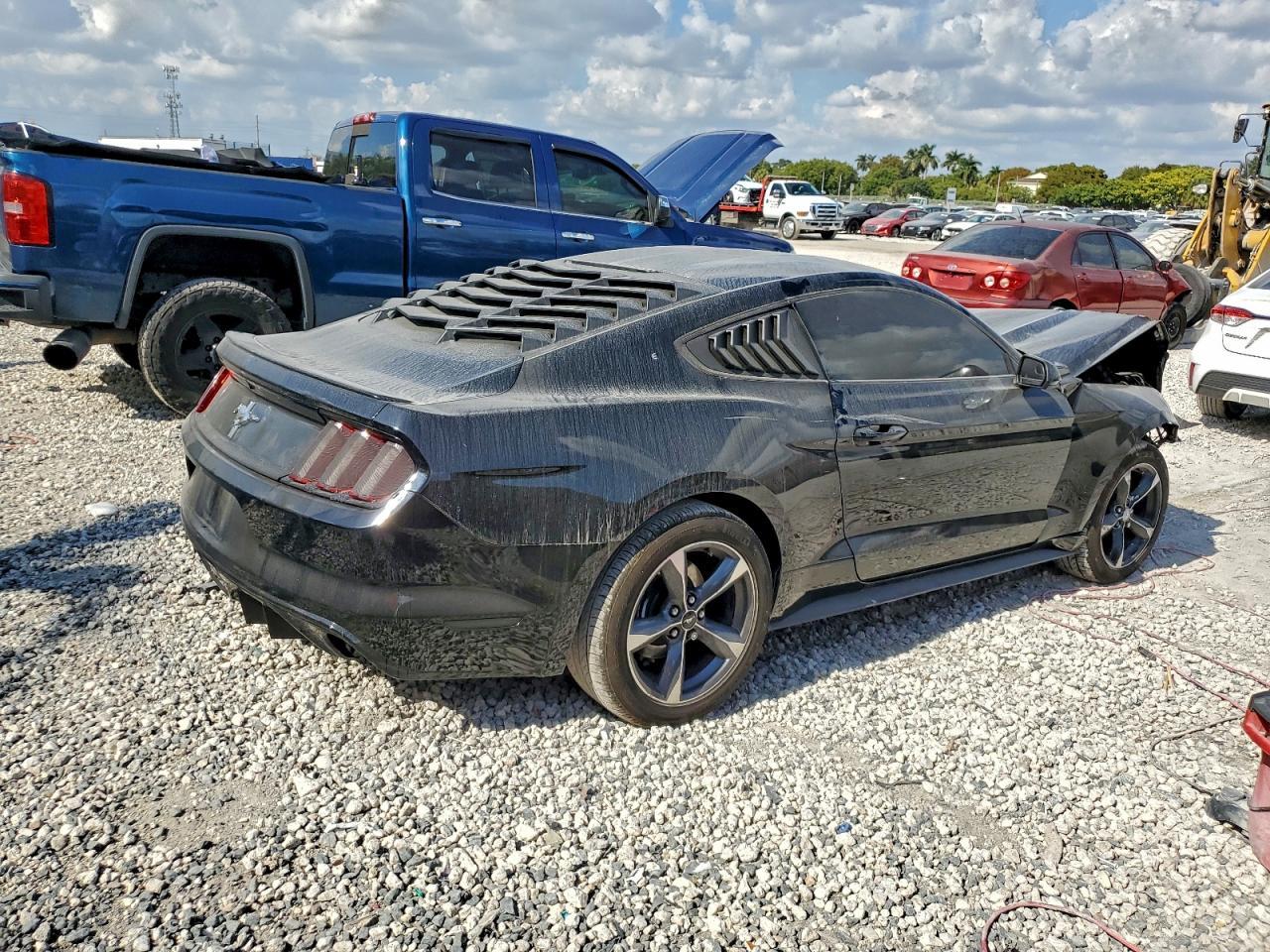 2015 Ford Mustang - Фото 3