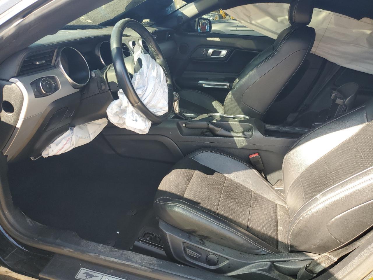2022 Ford Mustang - Фото 7