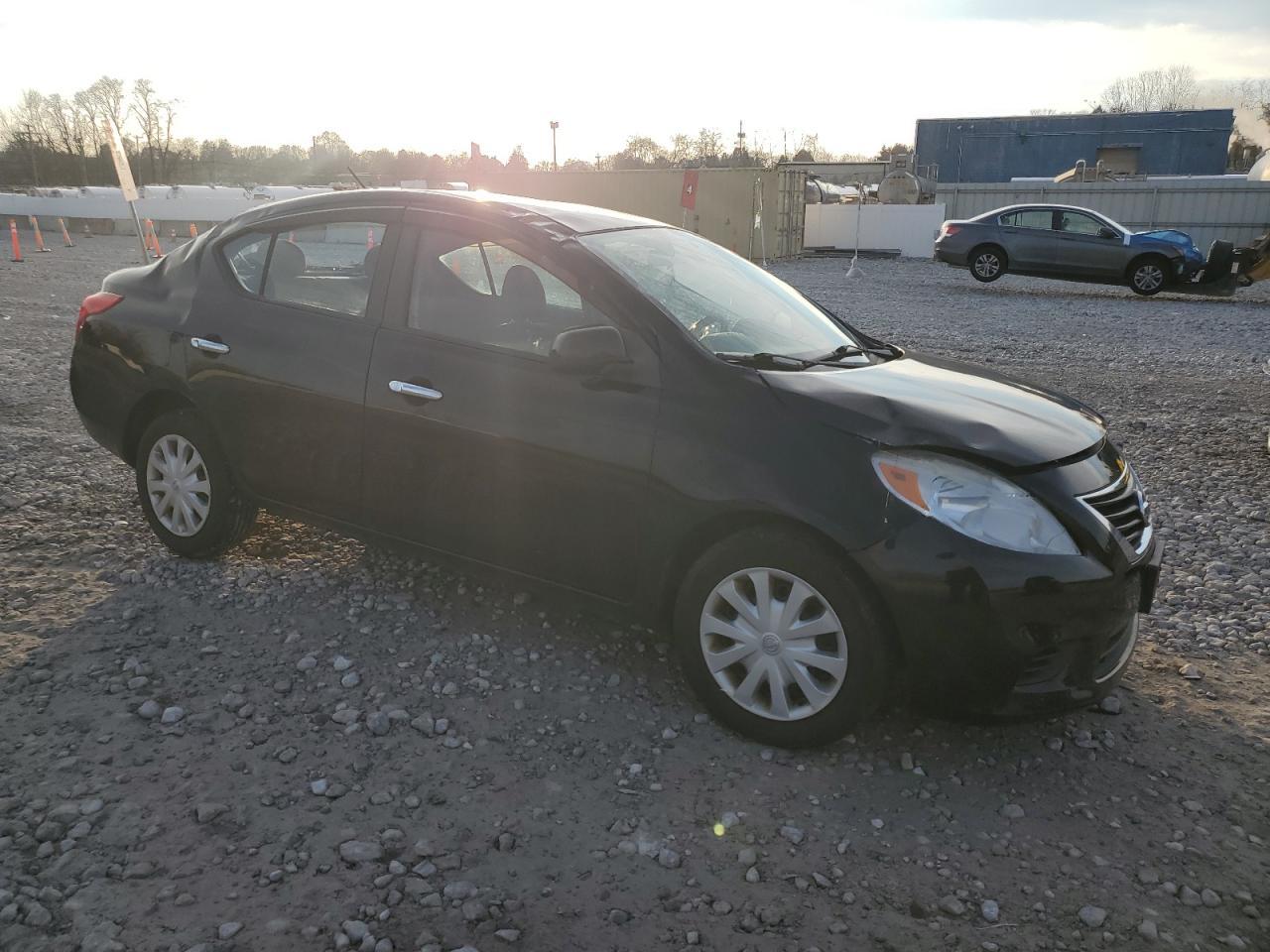 2012 Nissan Versa S - Image 4