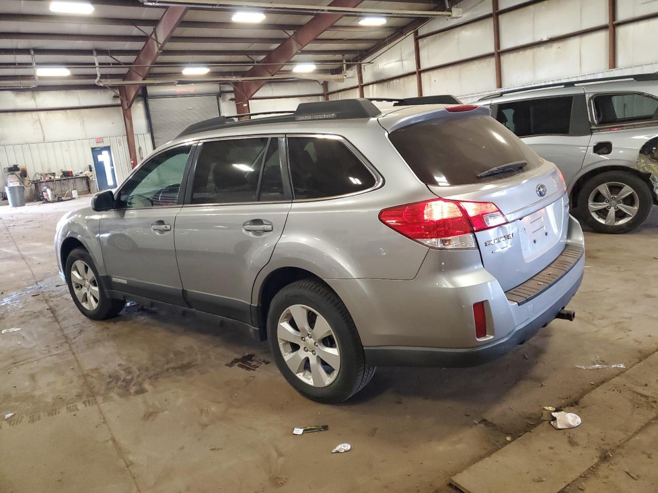2011 Subaru Outback 2.5I Premium - Image 2