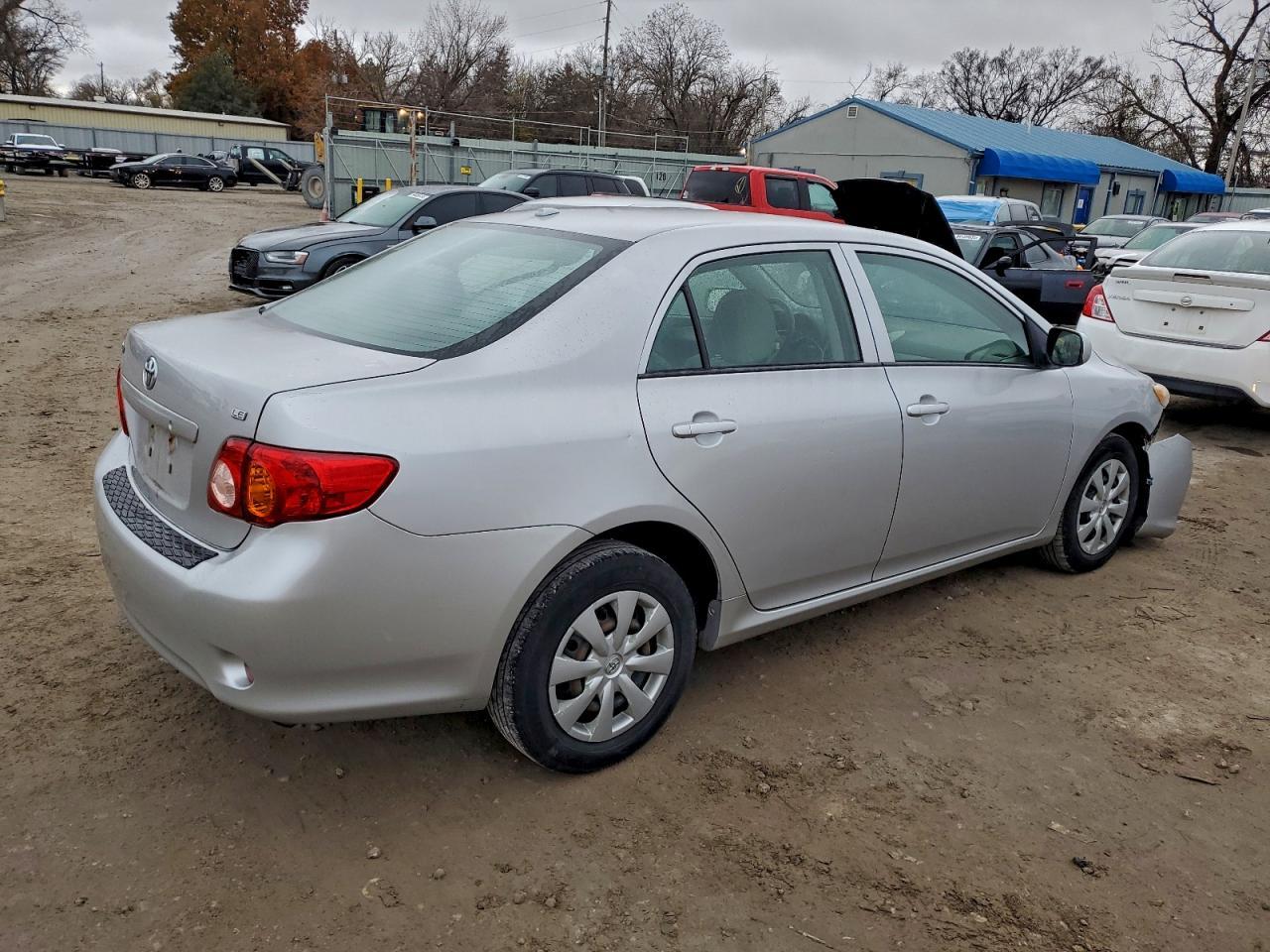 2010 Toyota Corolla Base - Фото 3