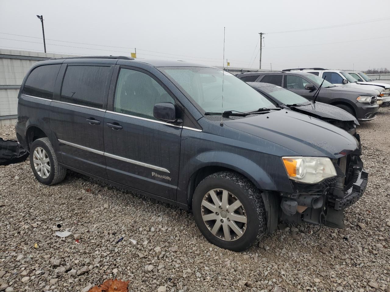 2014 Chrysler Town & Country Touring - Фото 4