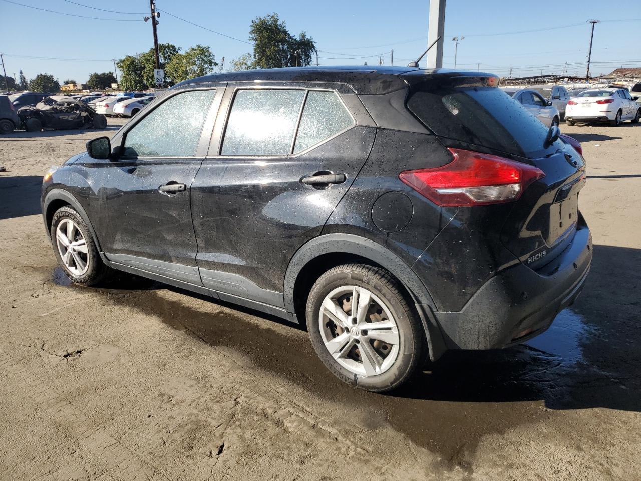 2020 Nissan Kicks S - Фото 2