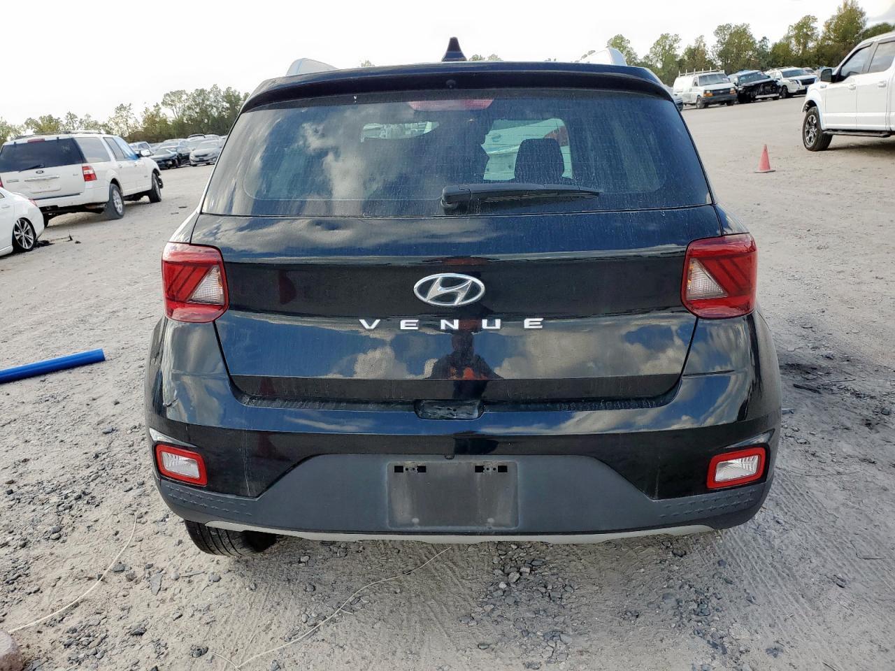 2021 Hyundai Venue Sel - Image 6