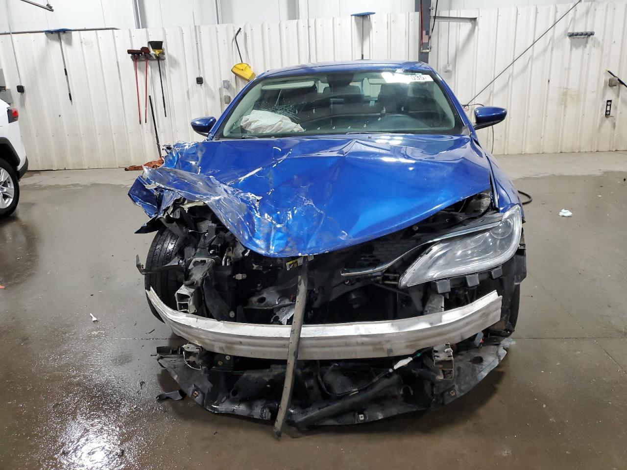 2015 Chrysler 200 Limited - Image 5