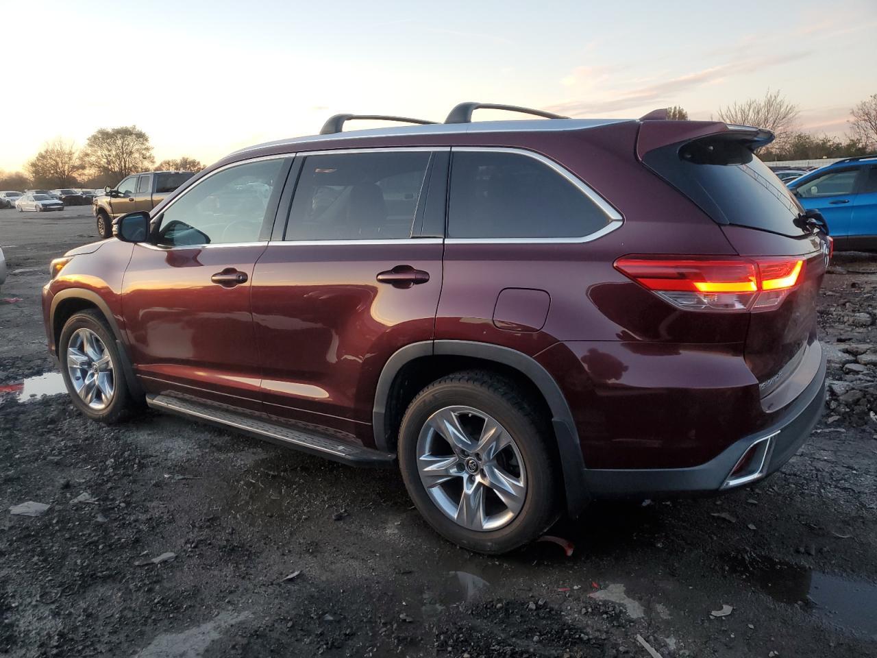 2018 Toyota Highlander Limited - Фото 2