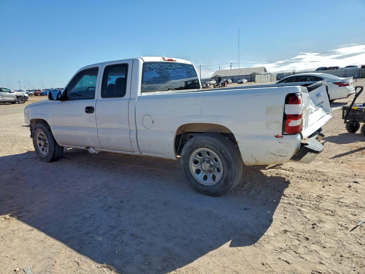 2007 Chevrolet Silverado C1500 Classic - Image 2