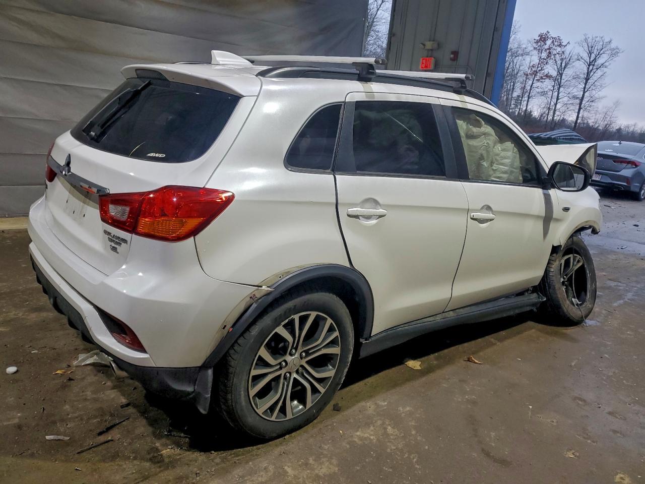 2018 Mitsubishi Outlander Sport Sel - Фото 3