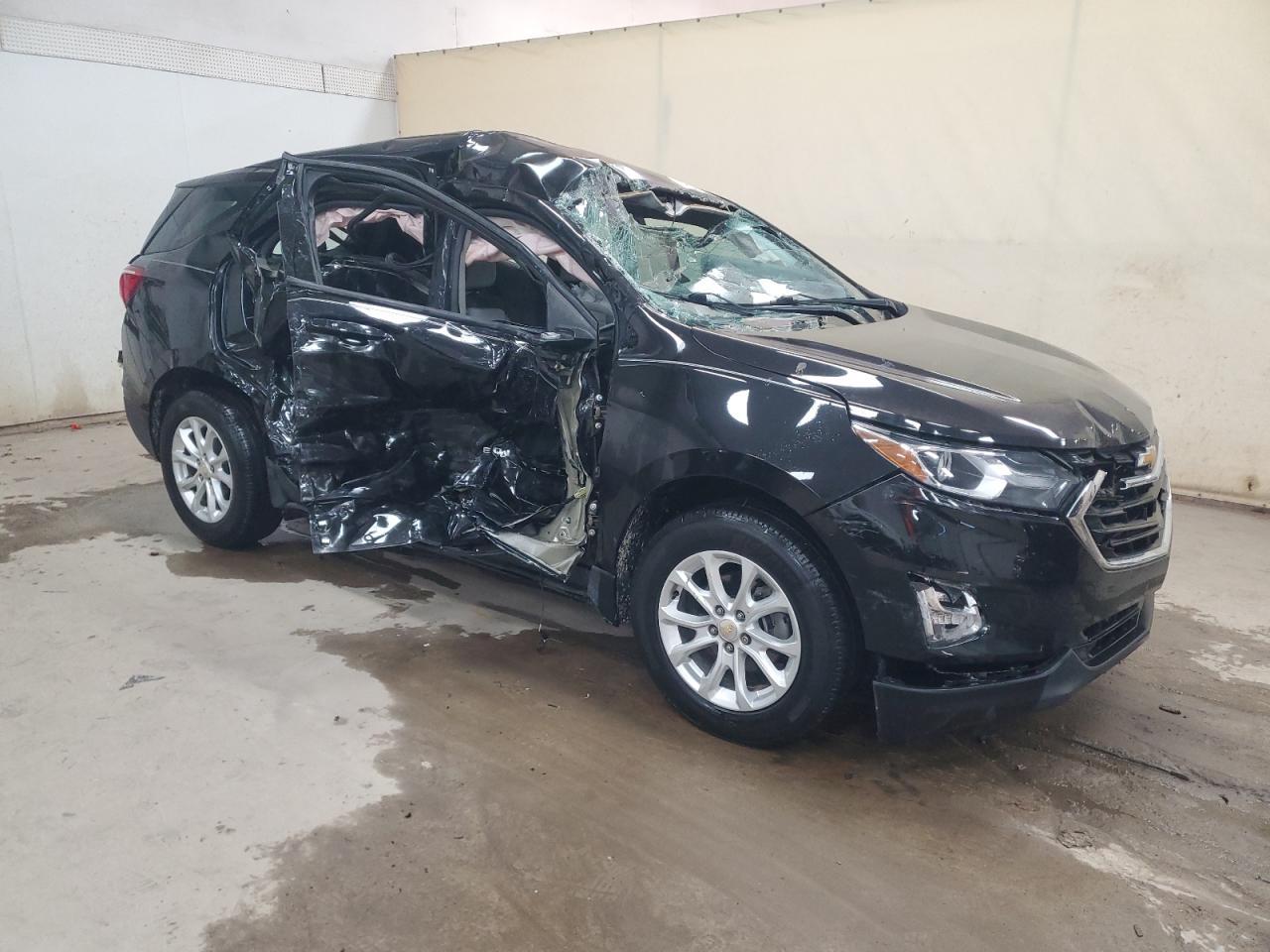 2019 Chevrolet Equinox Ls - Image 4