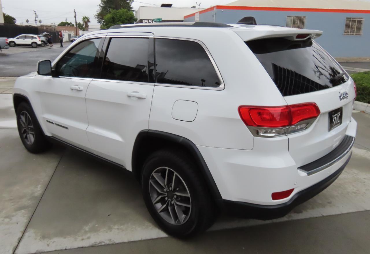 2019 Jeep Grand Cherokee Laredo - Image 4
