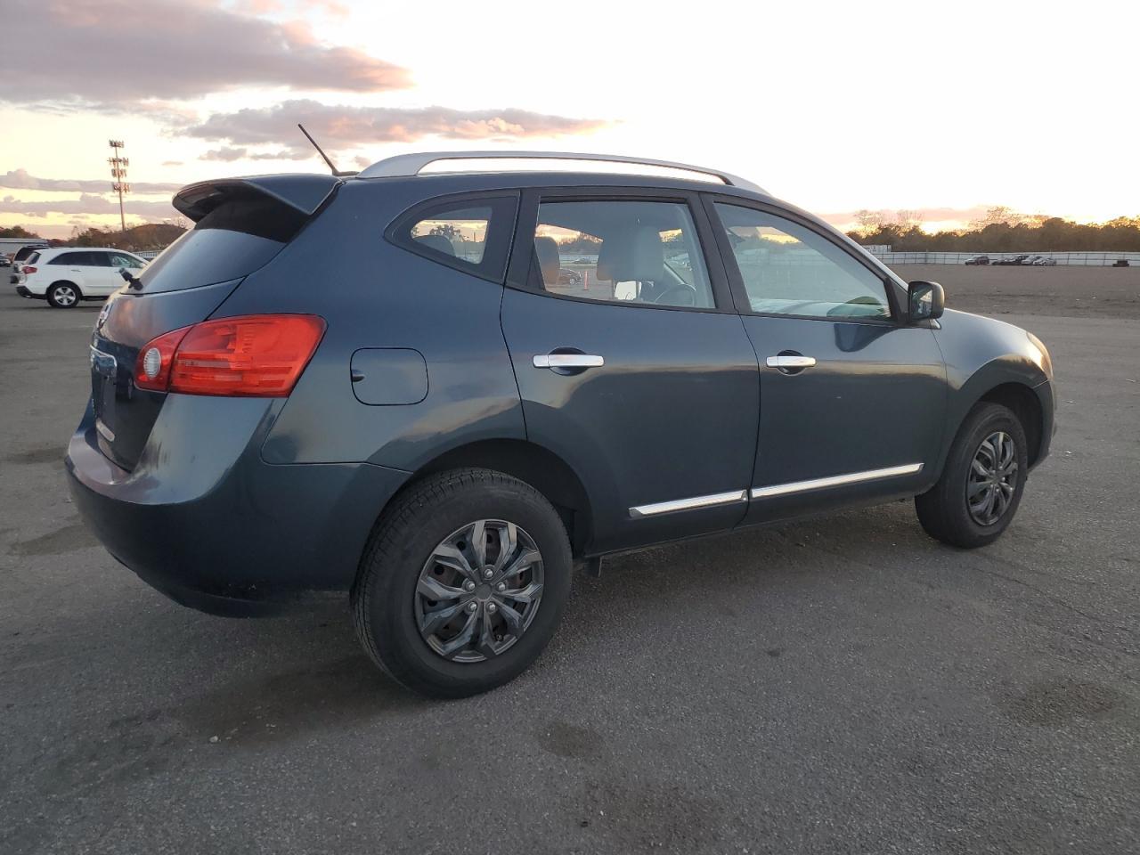 2015 Nissan Rogue Select S - Фото 3