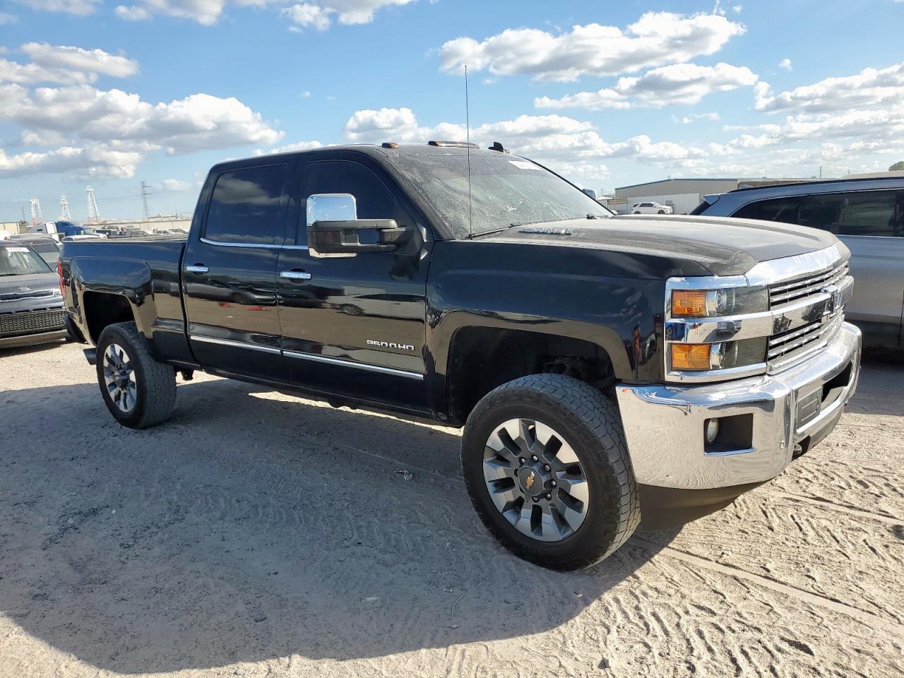 2015 Chevrolet Silverado K2500 Heavy Duty Ltz - Image 4