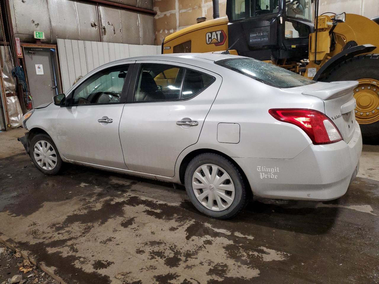 2017 Nissan Versa S - Фото 2