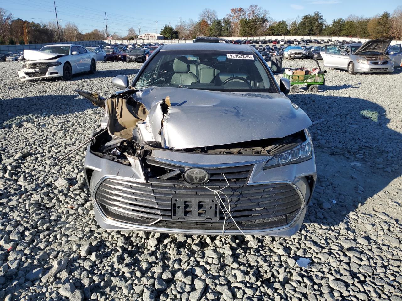 2019 Toyota Avalon Xle - Image 5