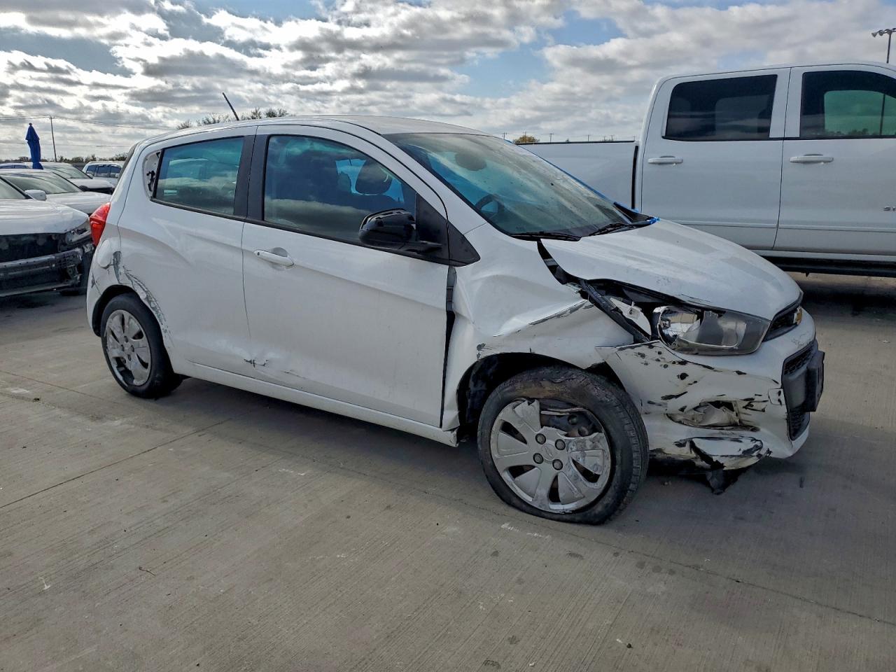 2017 Chevrolet Spark - Фото 4
