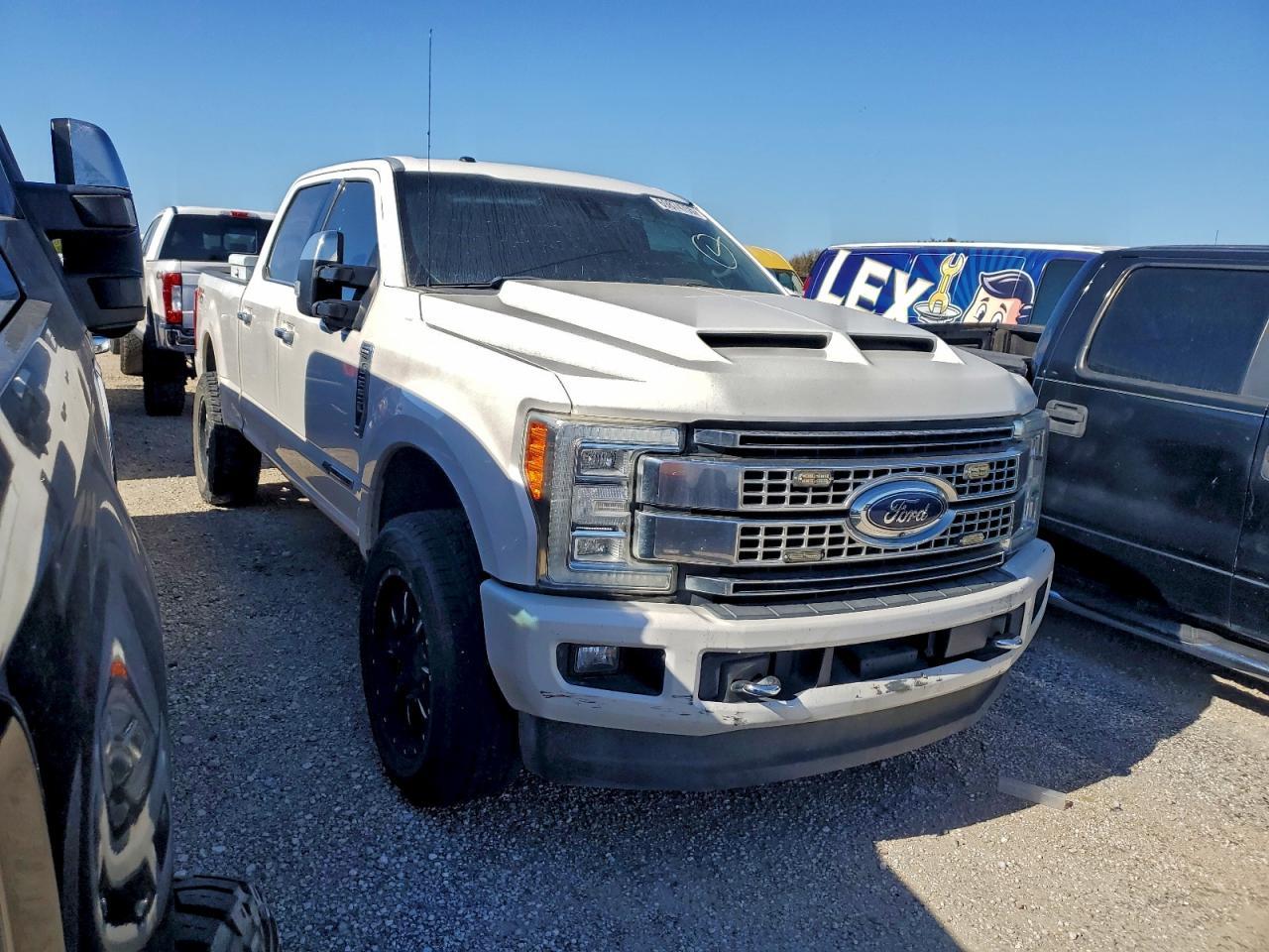 2017 Ford F250 Super Duty - Image 4