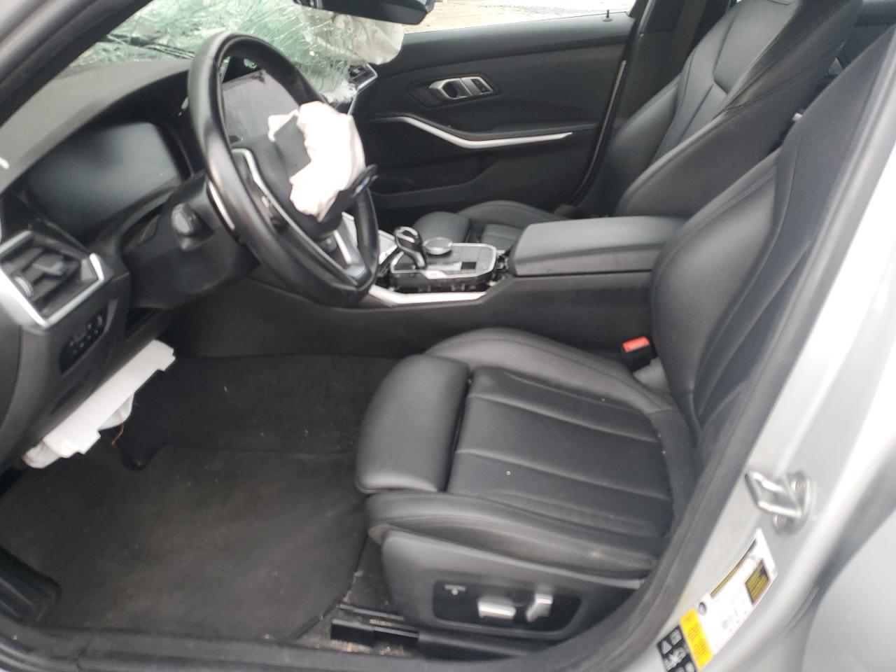 2020 BMW 330Xi - Фото 7