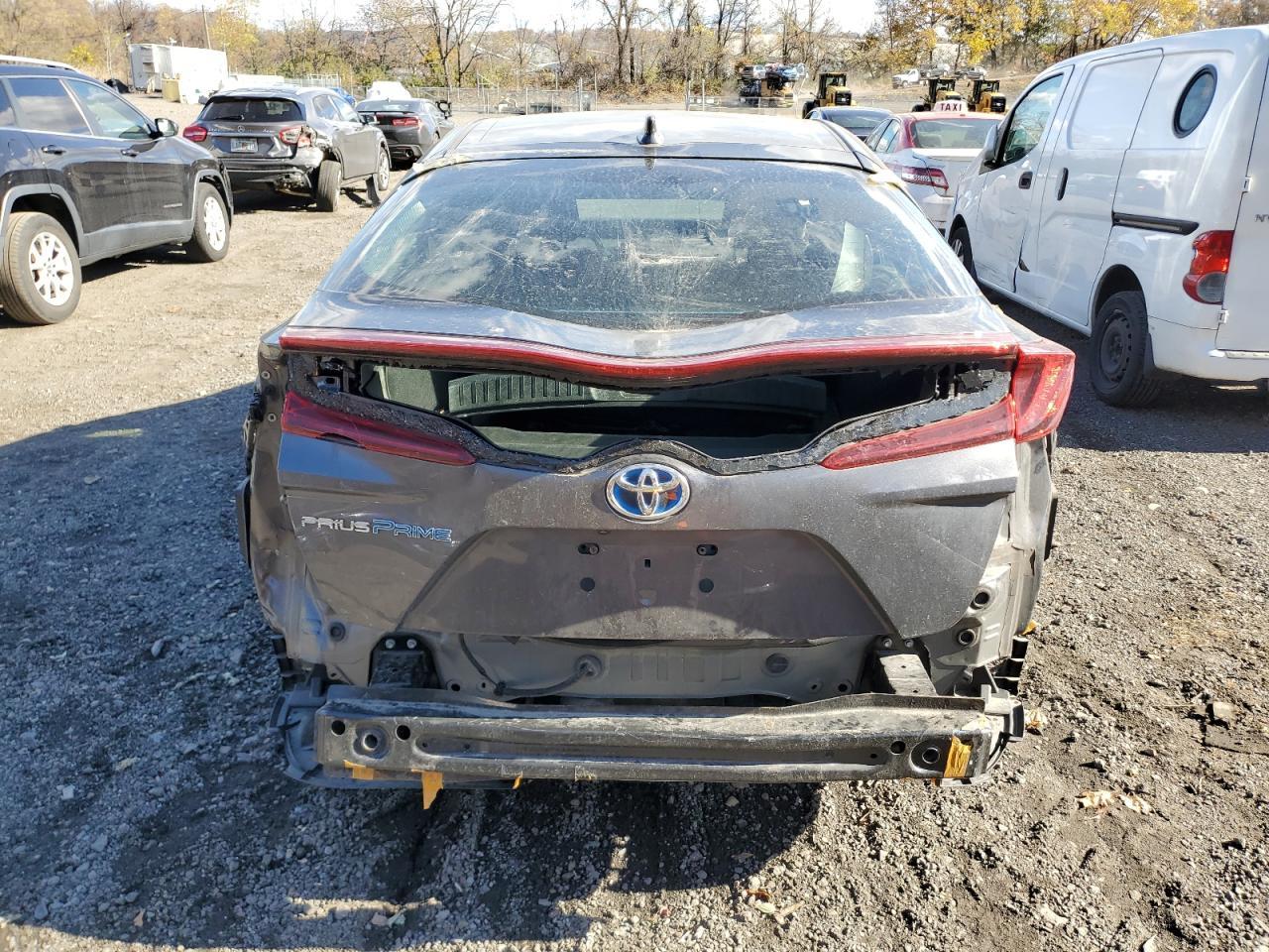 2020 Toyota Prius Prime Le - Фото 6