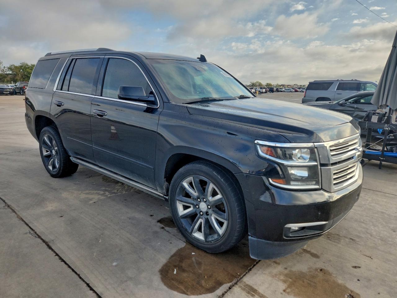 2017 Chevrolet Tahoe C1500 Premier - Image 4