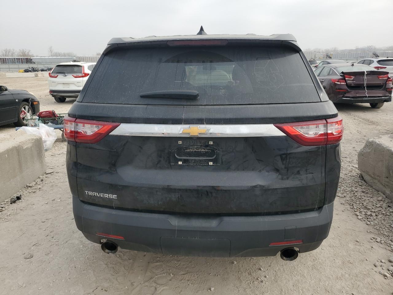 2018 Chevrolet Traverse Ls - Фото 6