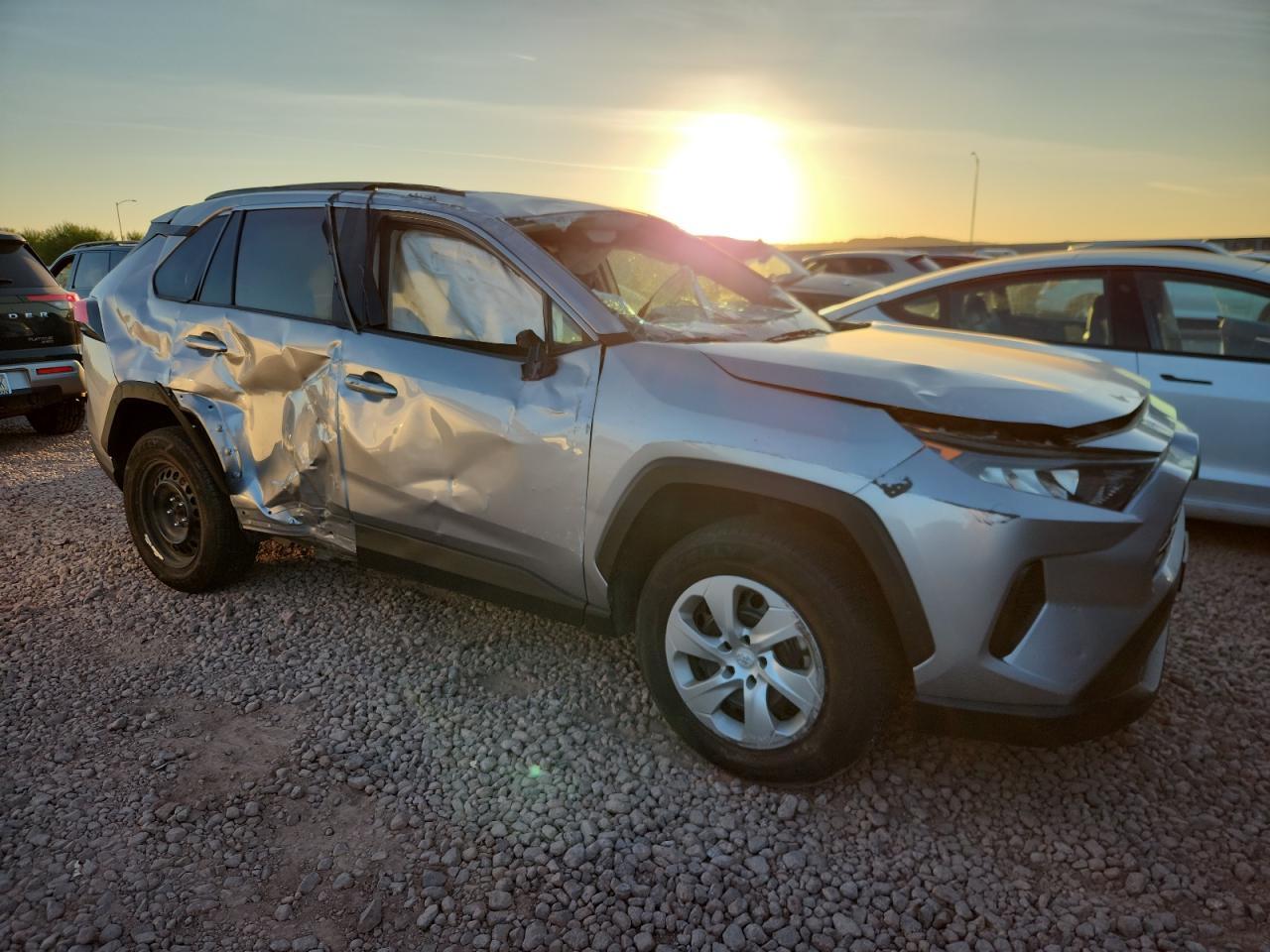 2020 Toyota Rav4 Le - Фото 4