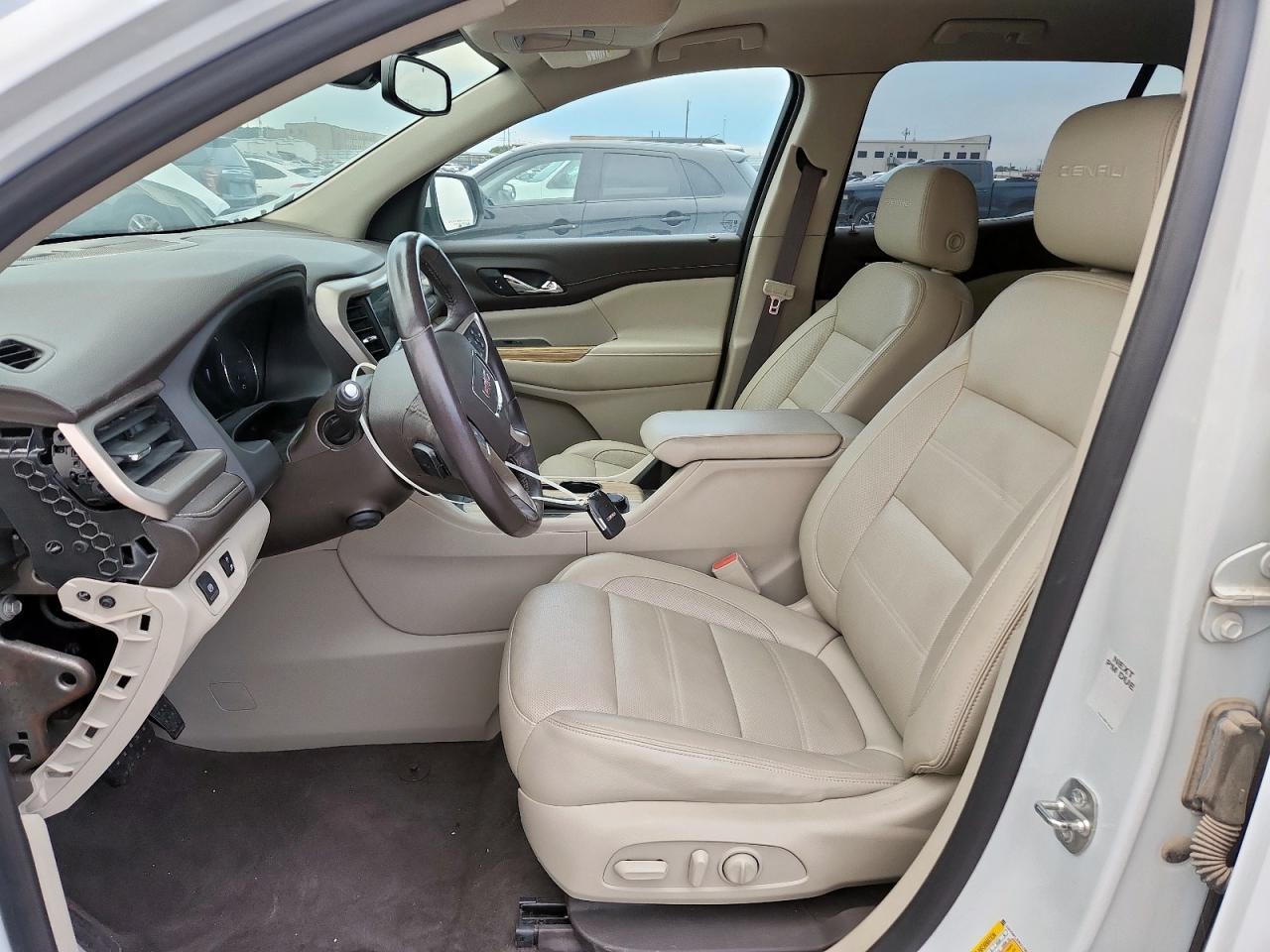 2019 GMC Acadia Denali - Image 7