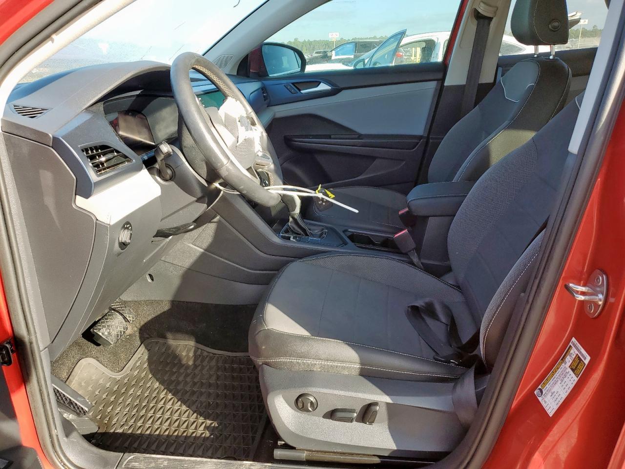 2024 Volkswagen Taos Se - Image 7