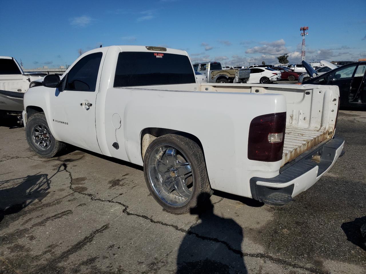 2009 Chevrolet Silverado C1500 - Image 2