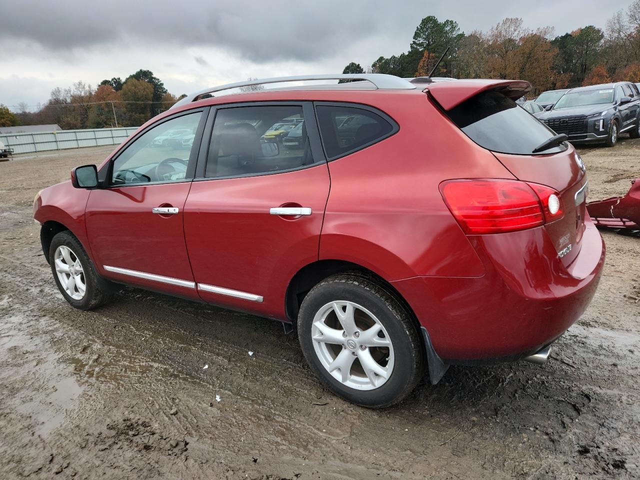 2011 Nissan Rogue S - Image 2
