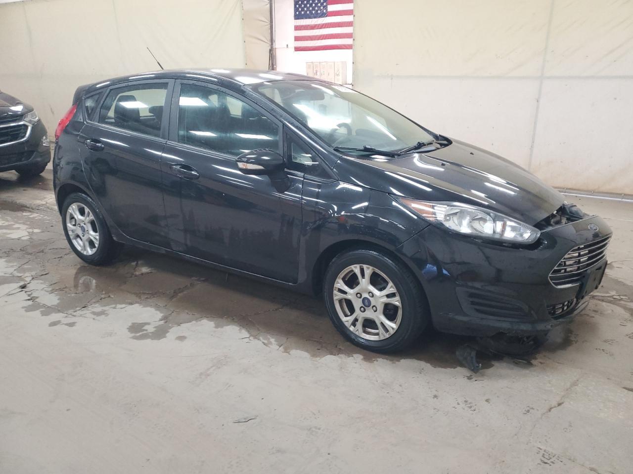 2015 Ford Fiesta Se - Фото 4