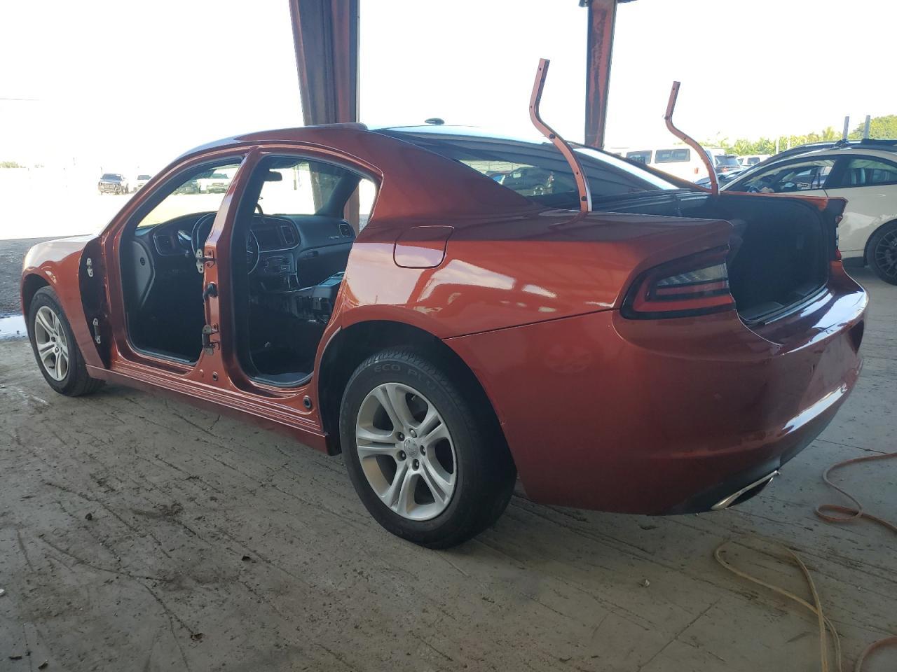 2020 Dodge Charger Sxt - Image 2