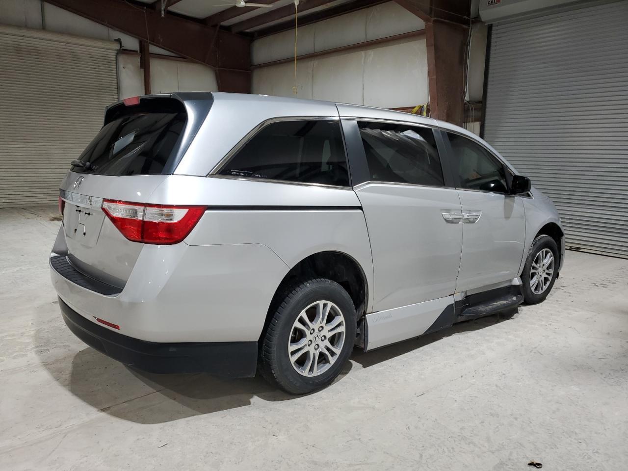 2011 Honda Odyssey Exl - Фото 3