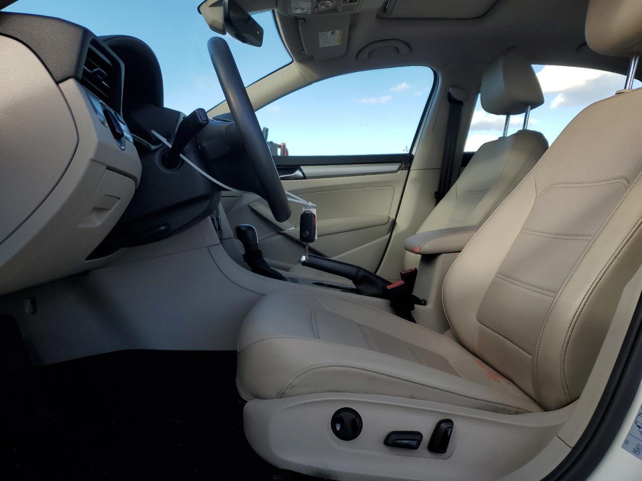 2022 Volkswagen Passat Se - Image 7