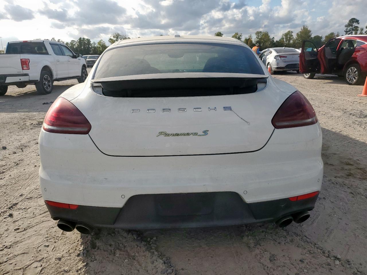 2014 Porsche Panamera S Hybrid - Image 6