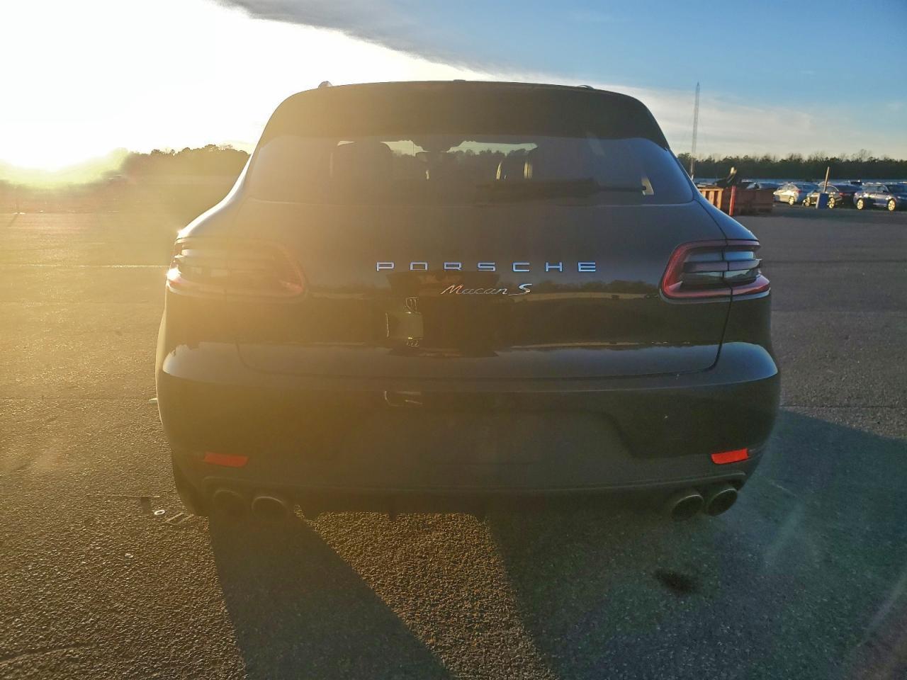 2018 Porsche Macan S - Image 6