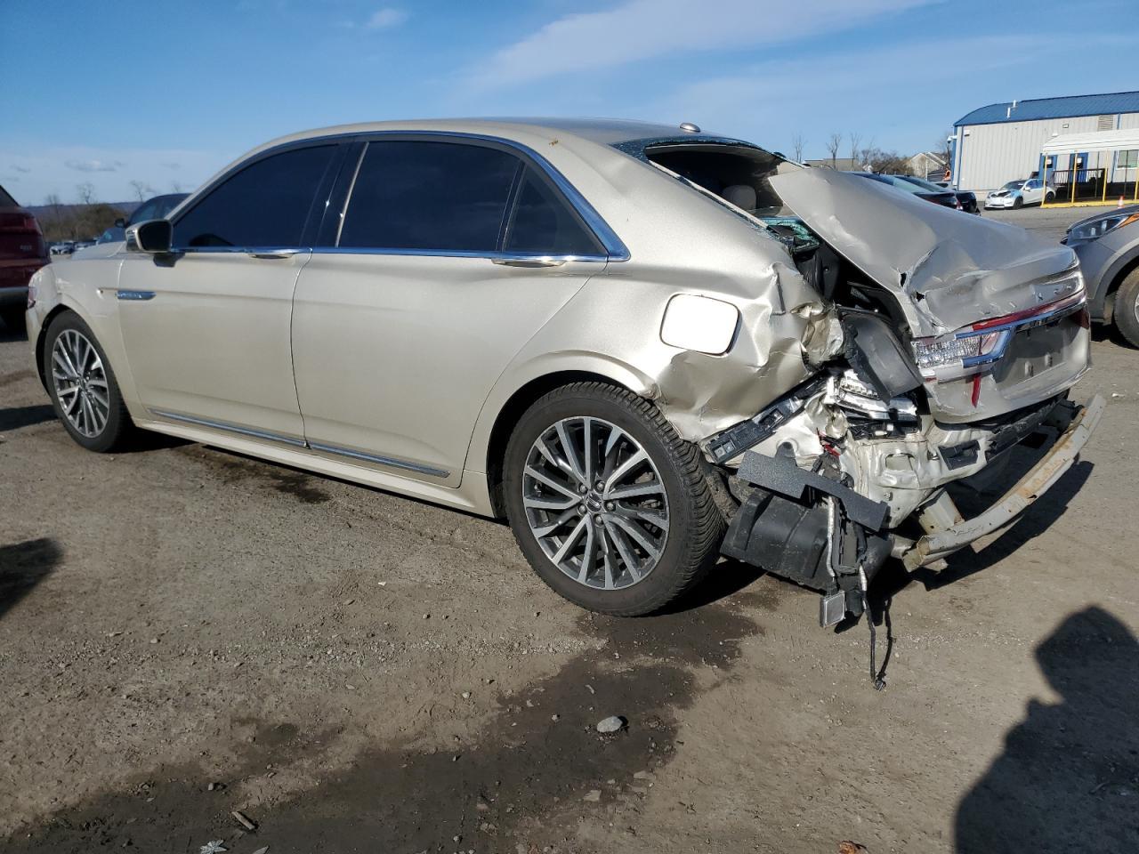 2017 Lincoln Continental Select - Фото 2