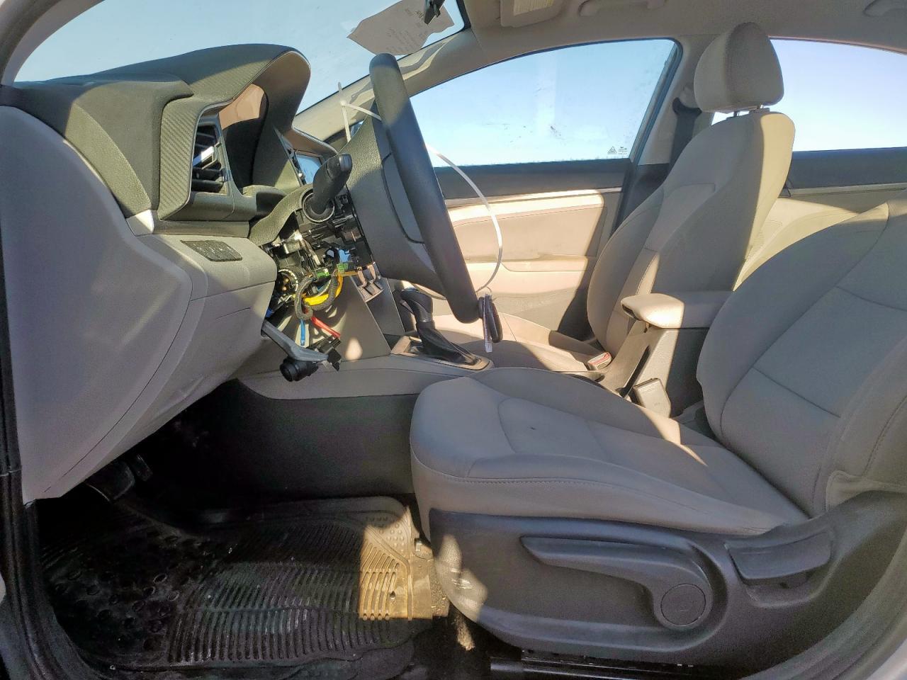 2019 Hyundai Elantra Sel - Image 7