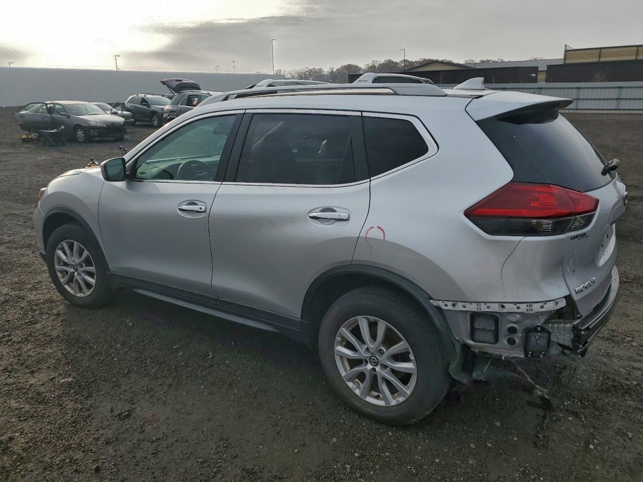 2020 Nissan Rogue S - Фото 2