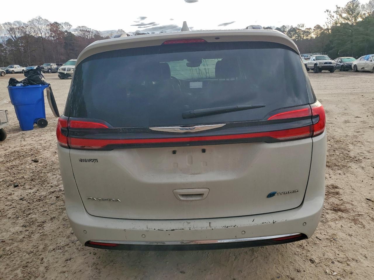 2021 Chrysler Pacifica Hybrid Touring L - Фото 6