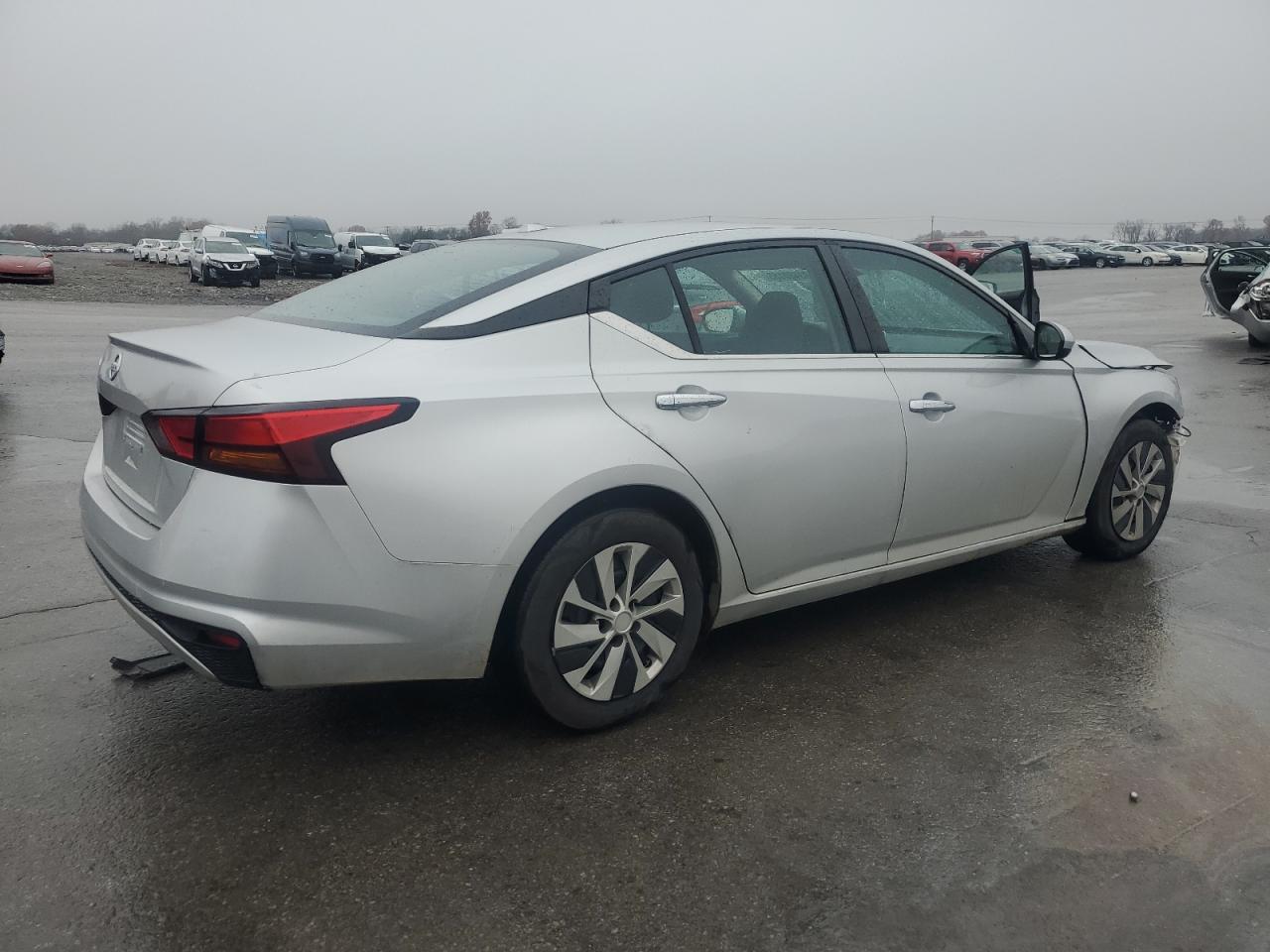 2020 Nissan Altima S - Фото 3