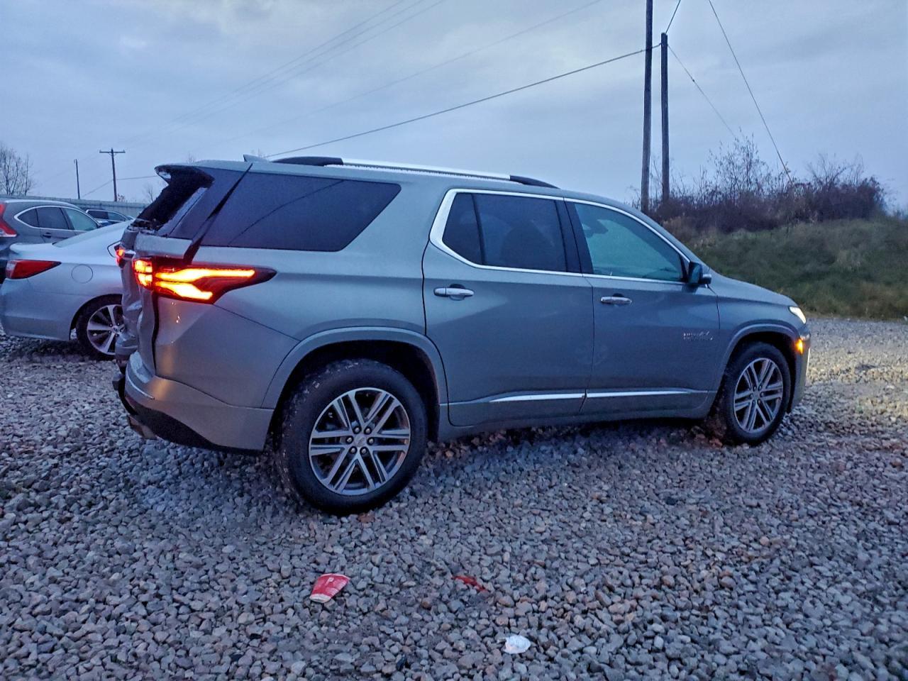 2023 Chevrolet Traverse High Country - Image 3